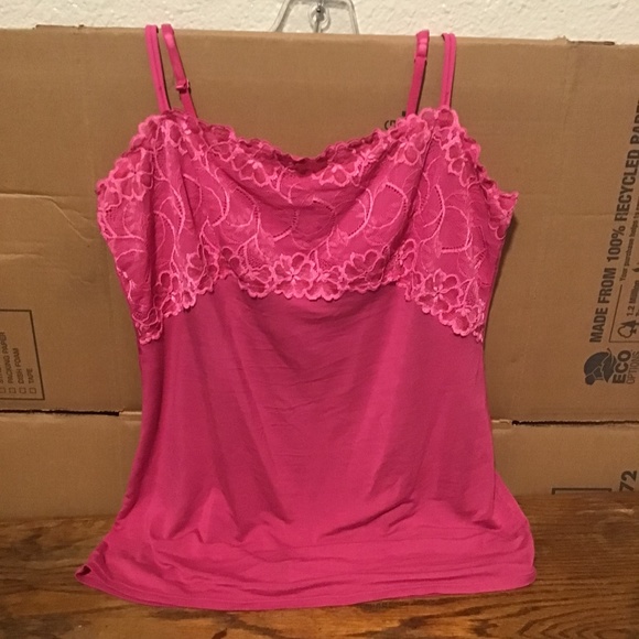 Spaghetti strap tank top with lace - Picture 1 of 6